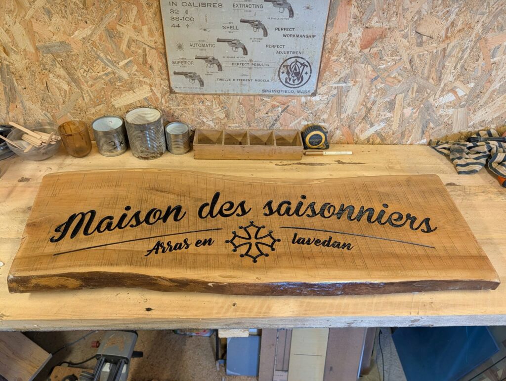 Panneau sur bois massif